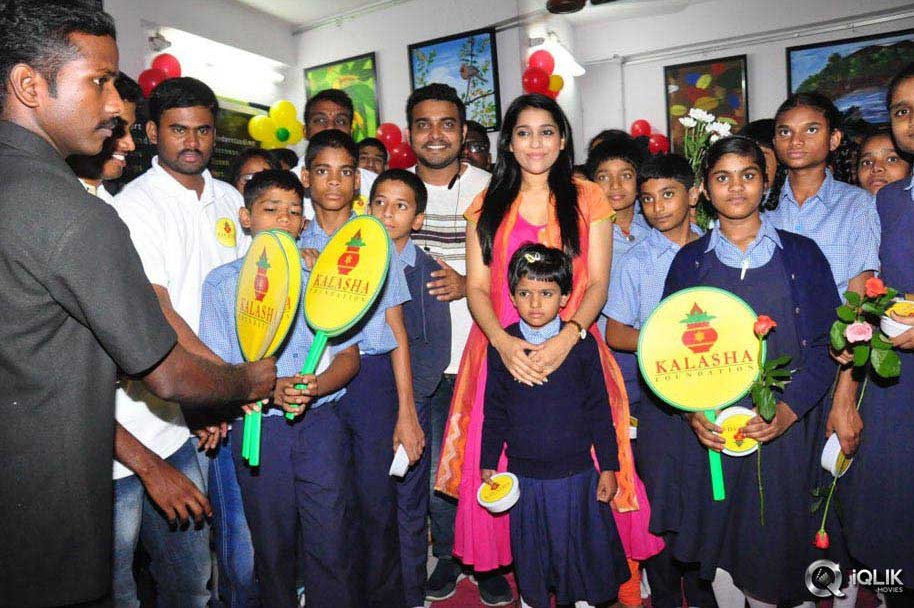 Rashmi-Goutham-And-Getup-Srinu-At-Akshara-Kalasha-Foundation